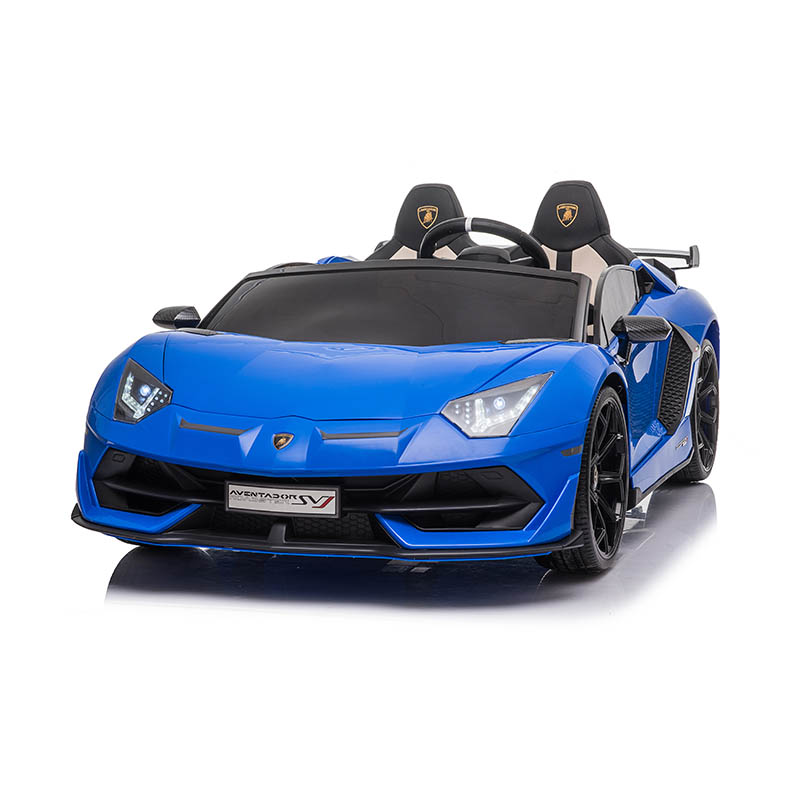 Детские электромобили на четырех колесах на автомобиле